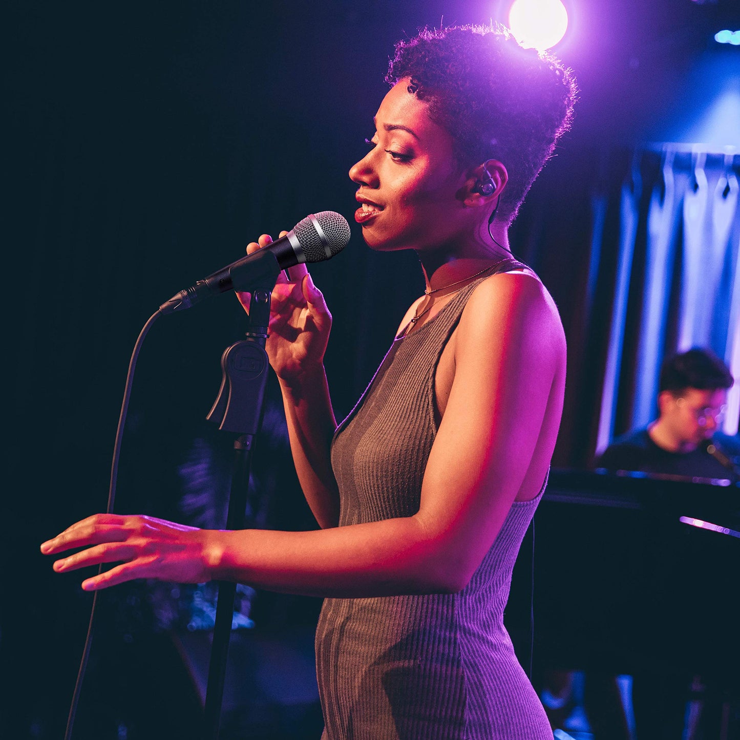 Audio-Technica ATR1500x Unidirectional Dynamic Microphone (ATR Series)