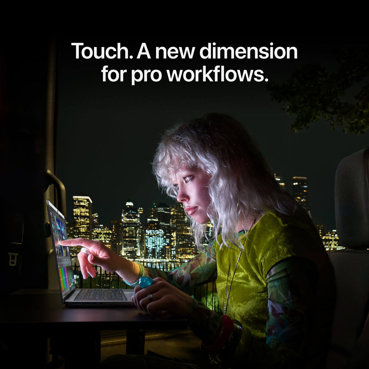Apple 14-inch MacBook Pro with PROLED XDR Display: Apple M5 Max chip with 18-core CPU and 32-core GPU, 2TB SSD - Silver - MJ2J4LL/A